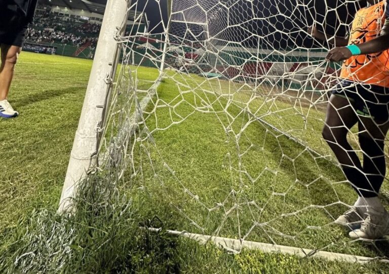 (VIDEO) ESCÁNDALO EN SEGUNDA: LDUP ganó con un polémico “GOL FANTASMA” ante Búhos