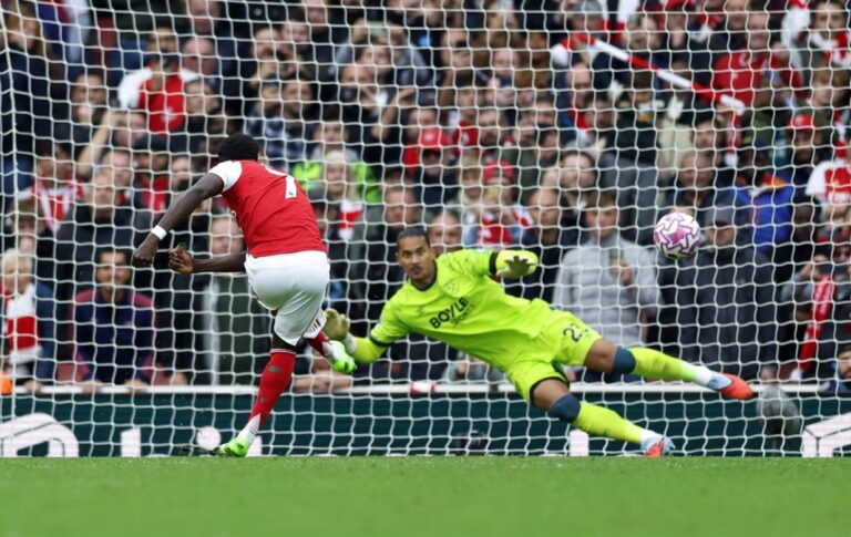 (VIDEO) Arsenal venció 2-0 al West Ham y se subió a la cima de la Premier League