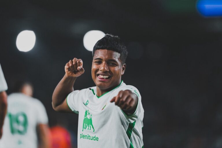 (VIDEO) SIGUE EN RACHA: Jeremy Arévalo volvió a anotar con Racing de Santander