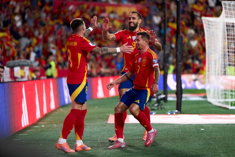 España goleó y quedó a un paso del Mundial 2026
