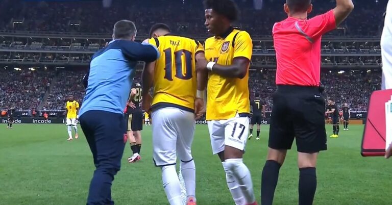 (VIDEO) Reportan que Ángelo Preciado se mostró molesto con Beccacece tras ser sustituido