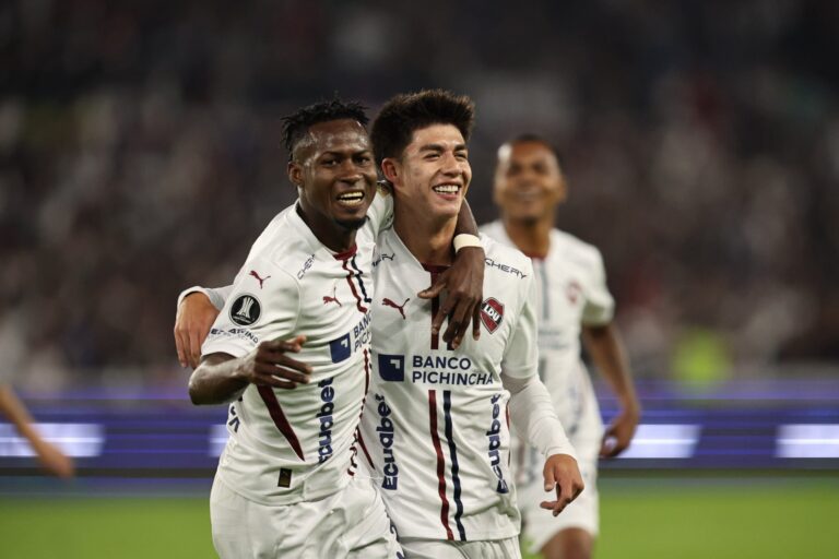 (VIDEO) UN PIE EN LA FINAL: LDU goleó a Palmeiras en la semifinal de ida de la Libertadores