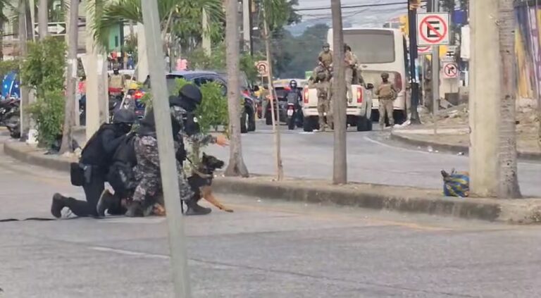 Mochila abandonada generó alerta de posible artefacto explosivo en el norte de Guayaquil