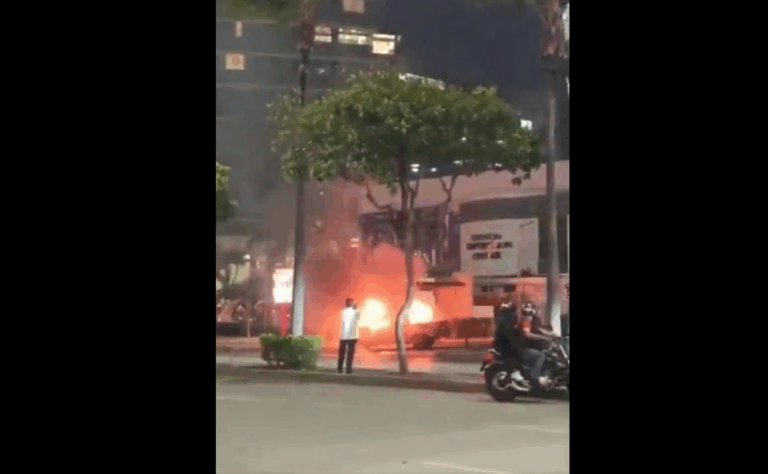 #NTF | Fuerte explosión frente al Mall del Sol alarma a Guayaquil: un fallecido y dos heridos