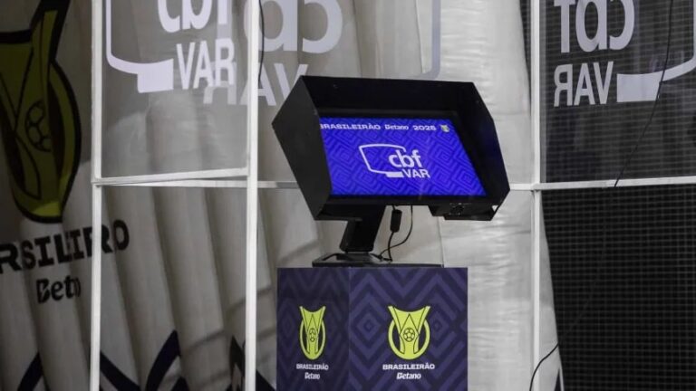 Se viene el VAR semiautomático en una liga importante de América del Sur