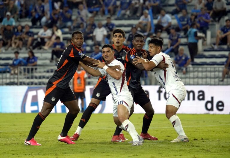 (VIDEO) LA IDA FUE PARA EL ‘ALBO’: LDU remontó ante Emelec en la semifinal de la Copa Ecuador