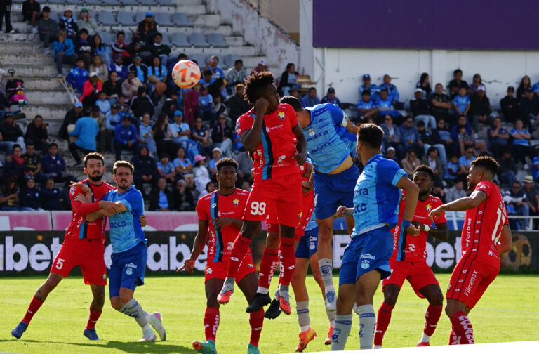(VIDEO) CON COMODIDAD: Macará derrotó a un disminuido El Nacional