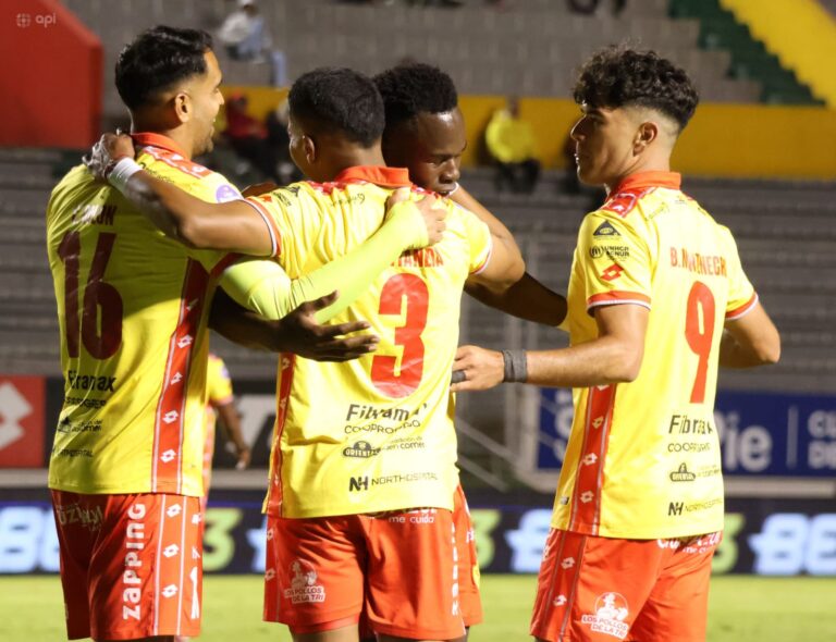 (VIDEO) ¡8-0! Aucas destrozó a Delfín en Chillogallo