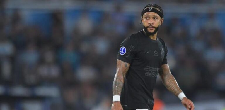 ¡Corinthians quiere ‘desalojar’ a Memphis Depay de su hotel!