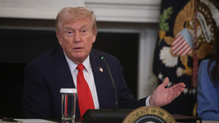 Donald Trump dice que podría hablar con Nicolás Maduro, en medio de las tensiones entre Estados Unidos y Venezuela