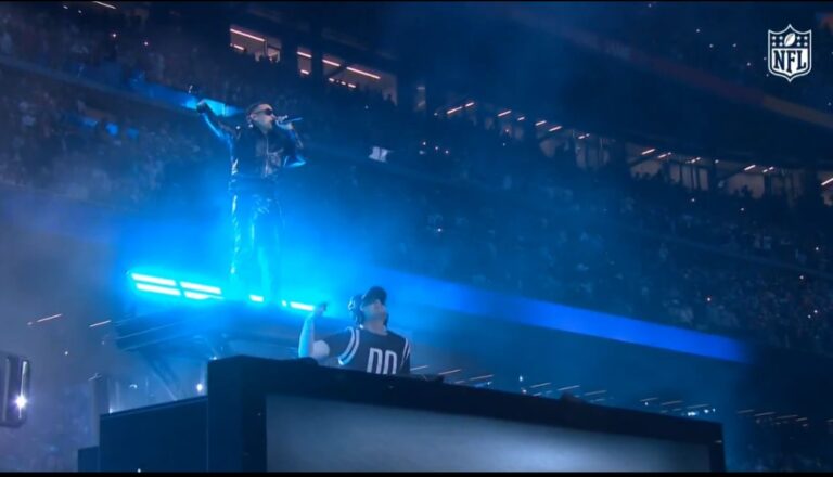 (VIDEO) Daddy Yankee y Bizarrap encendieron el Bernabéu en el Halftime Show de NFL