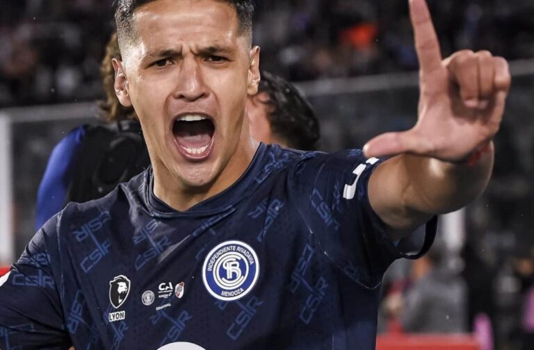 Álex Arce se consagró campeón de la Copa Argentina con Independiente Rivadavia