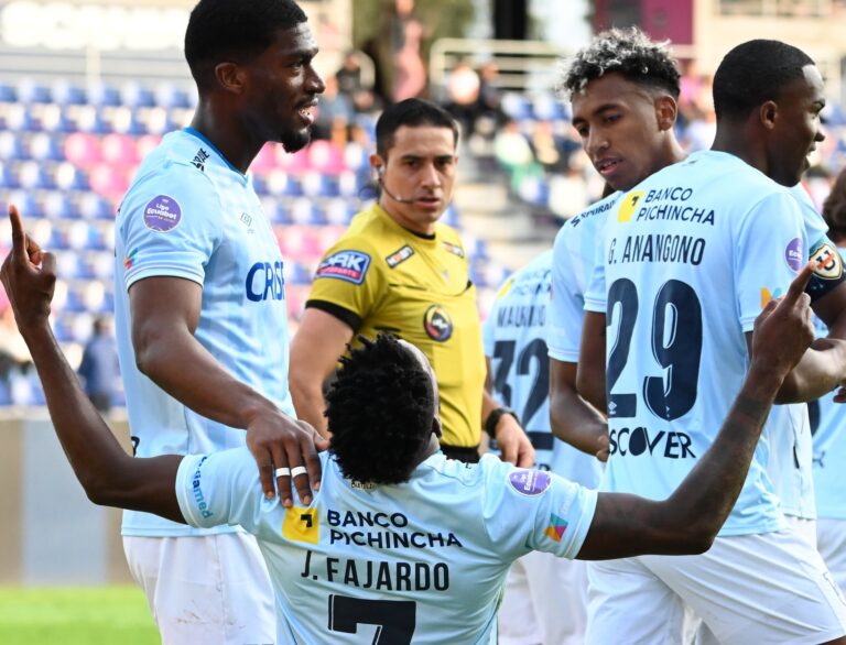 (VIDEO) Católica cortó la racha de IDV y mete presión a LDU y BSC