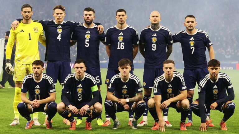(VIDEO) CON GOL DE CHILENA Y OTRO DE MEDIA CANCHA: Escocia y una clasificación DE INFARTO al Mundial 2026