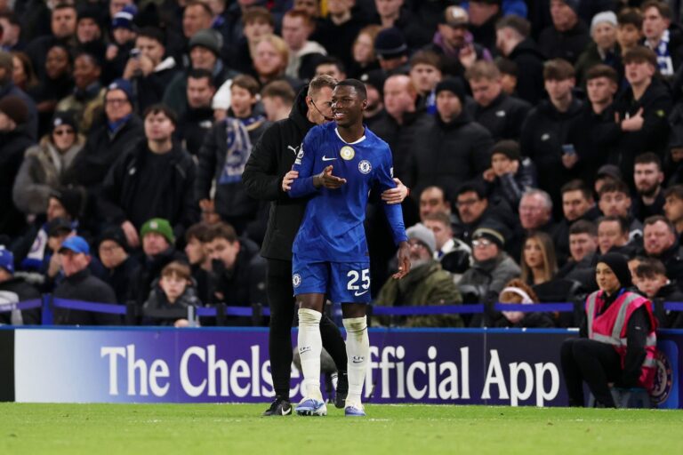 TRAS LA ROJA ANTE ARSENAL: Moisés Caicedo fue suspendido 3 partidos