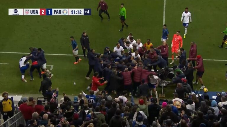(VIDEO) DE AMISTOSO NO TUVO NADA: hubo pelea en el duelo entre USA y Paraguay
