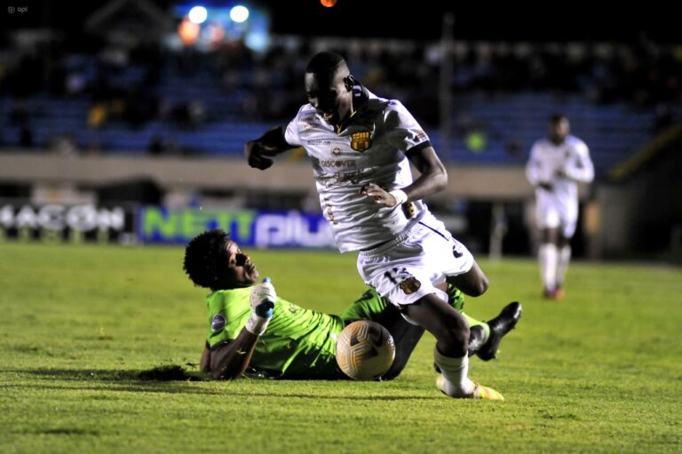 (VIDEO) AMARGO EMPATE EN LOJA: BSC no pudo sostener e igualó ante Libertad