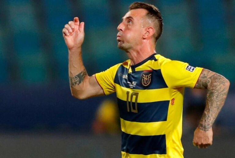 (FOTO) UN HINCHA MÁS: ‘Kitu’ Díaz no se perdió el Ecuador vs Canadá