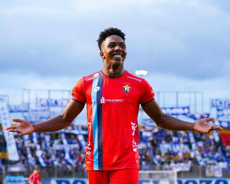 Reportan que Djorkaeff Reasco tendría una oferta de IDV