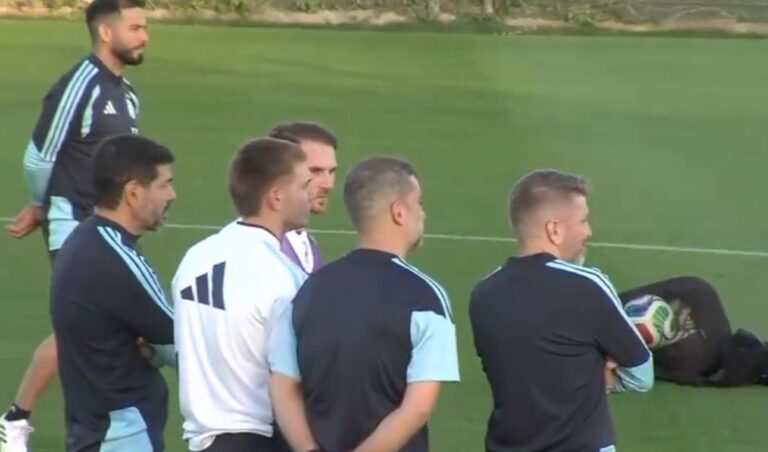 Franco Mastantuono visitó la concentración de Argentina antes de su viaje a Angola