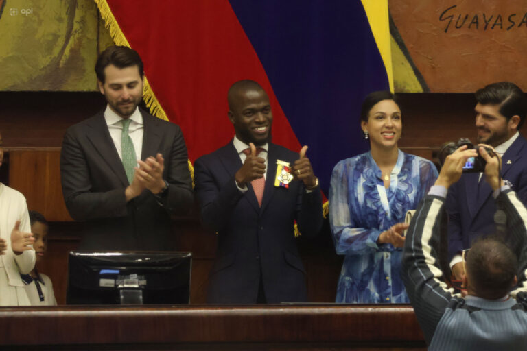 Noticia Banco Guayaquil: Enner Valencia fue condecorado por la Asamblea Nacional