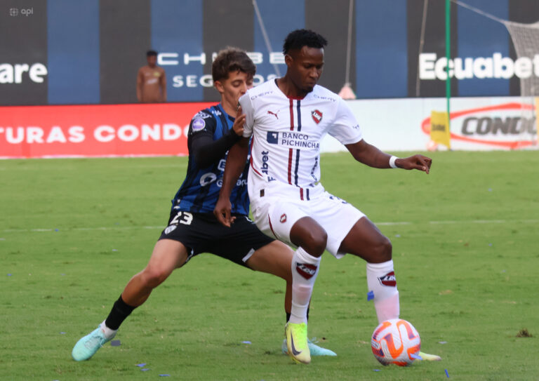 PUNTO VALIOSO: LDU se llevó el empate en casa del campeón IDV