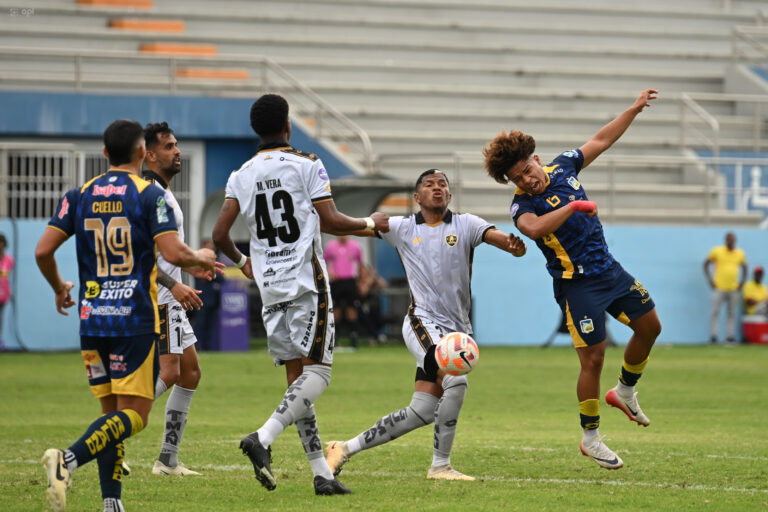 (VIDE) Triunfo agónico de Aucas para seguir soñando con la clasificación a la Sudamericana