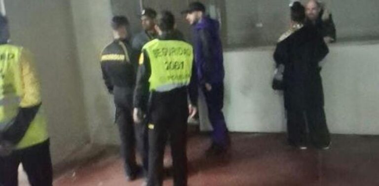 (VIDEO) El padre de Lamine Yamal tuvo que ser retirado por la seguridad durante el Betis vs Barça