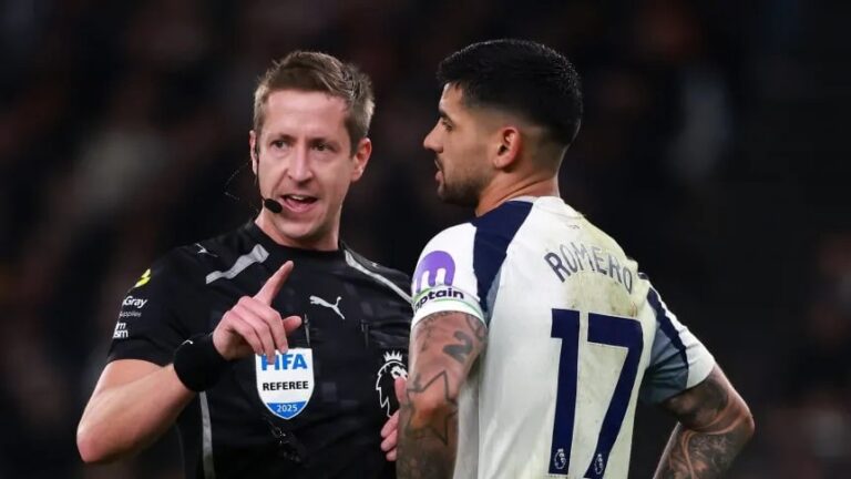 La FA acusó a Cuti Romero por conducta agresiva tras la expulsión ante Liverpool y evalúa una sanción mayor