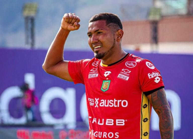 Luis Estupiñán se despidió de Deportivo Cuenca tras finalizar su préstamo