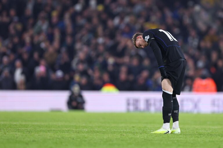 (VIDEO) “NO MOISÉS, NO PARTY”: Sin Caicedo por suspensión, Chelsea cayó ante el Leeds