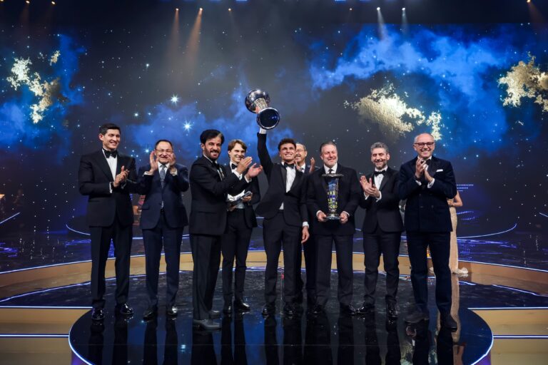 Lando Norris es coronado oficialmente como campeón mundial de F1 en los FIA Awards 2025