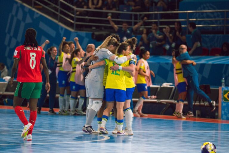 (VIDEO) Brasil hace historia: campeonas del primer Mundial Femenino de Futsal