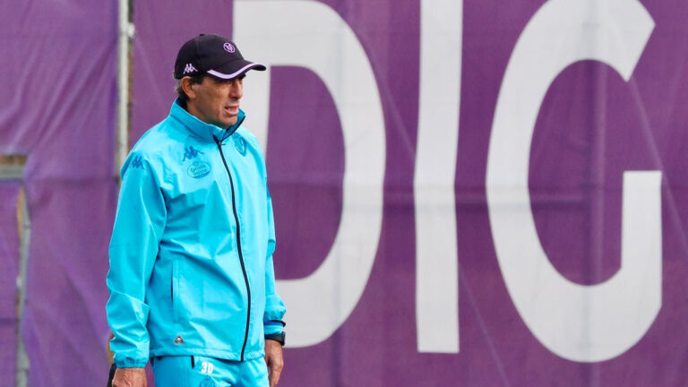 OFICIAL: Guillermo Almada, nuevo entrenador del Real Oviedo