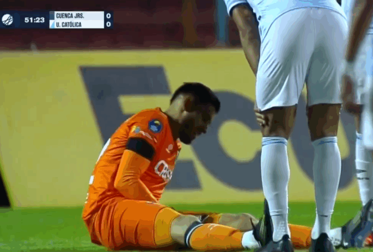 (VIDEO) ALARMAS EN EL TRENCITO: Rafa Romo salió lesionado en la Copa Ecuador