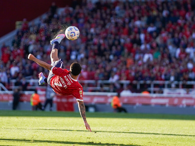 (VIDEO) Santiago Montiel ganó el Premio Puskás 2025 por su chilena espectacular