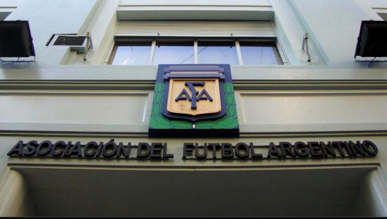 Allanaron la AFA y más de diez clubes en Argentina