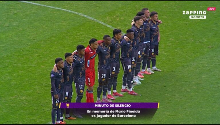 (VIDEO) Emotivo homenaje a Mario Pineida: Lágrimas en el minuto de silencio antes del IDV Vs. BSC