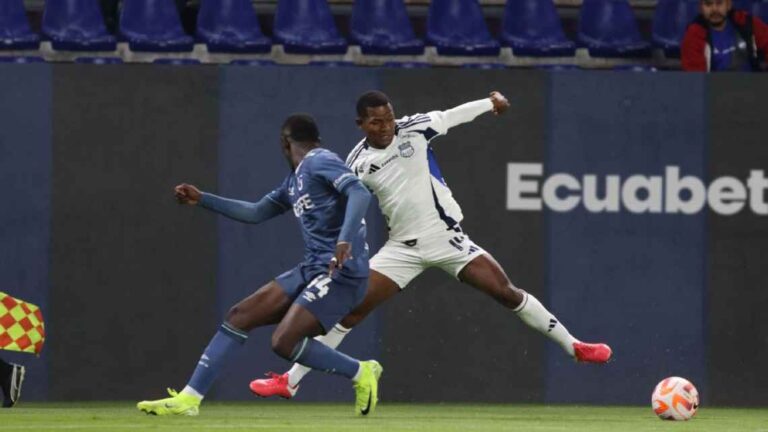 Universidad Católica quiere a Romario Caicedo para la próxima temporada