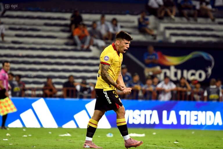 Braian Oyola y Dixon Arroyo tampoco seguirán en Barcelona SC