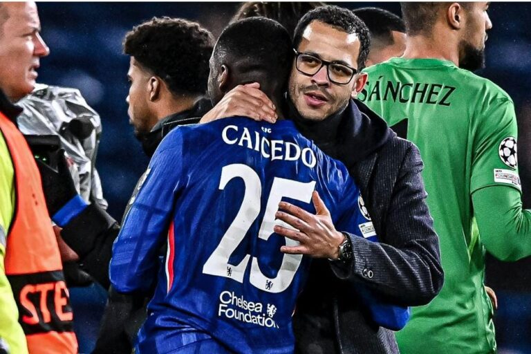 (VIDEO) “No quiero a nadie más a mi lado”: Rosenior coloca a Moisés Caicedo como el mejor volante de corte del mundo