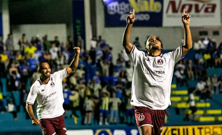 (VIDEO) UNA BOMBA: Elkin Muñoz anotó su primer gol en el fútbol brasileño