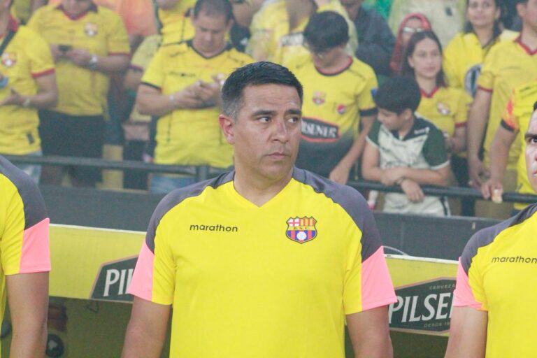 (VIDEO) “Un honor compartir escenario junto a César Farías, entrenador ganador”