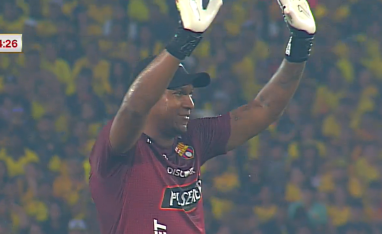 (VIDEO) La ovación que recibió Máximo Banguera en la Noche Amarilla