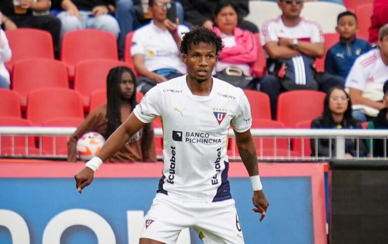 Reportan que Emelec está en conversaciones para fichar a Darío Aimar