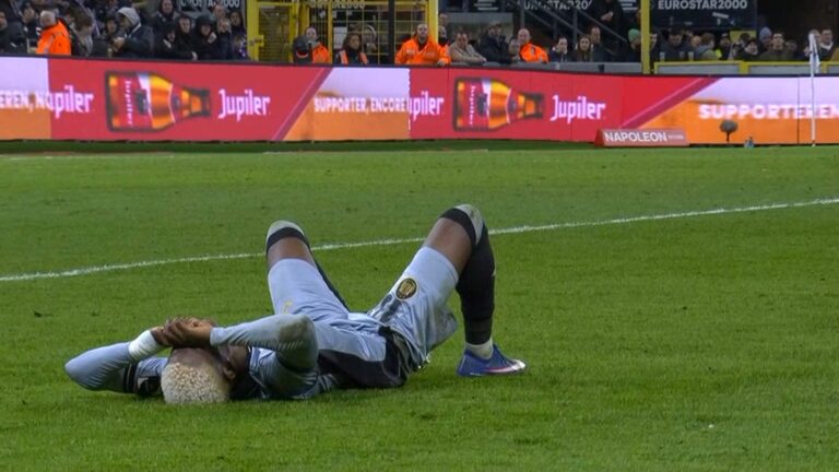 Nilson Angulo fue expulsado en el triunfo del Anderlecht