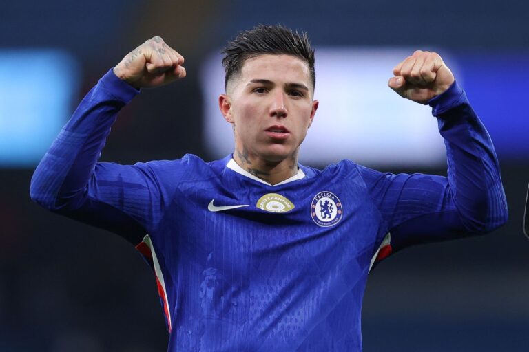 Chelsea declaró transferible a Enzo Fernández