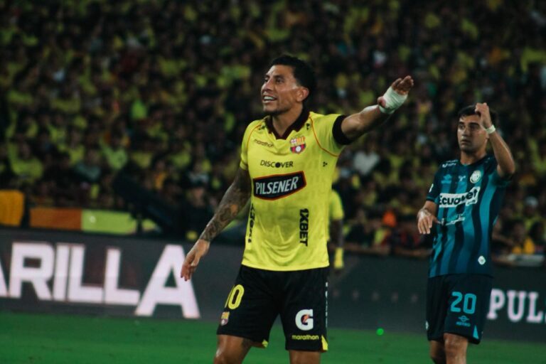 Joao Rojas será sometido a pruebas médicas tras salir lesionado ante Botafogo