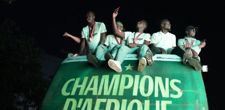 Senegal premia con 115.000 euros y terrenos a los jugadores que ganaron la Copa de África