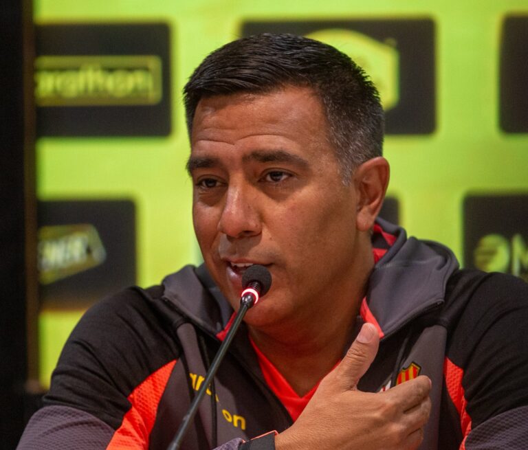 César Farías: “Dirigir a Barcelona SC no es solo un placer, es un gran compromiso”